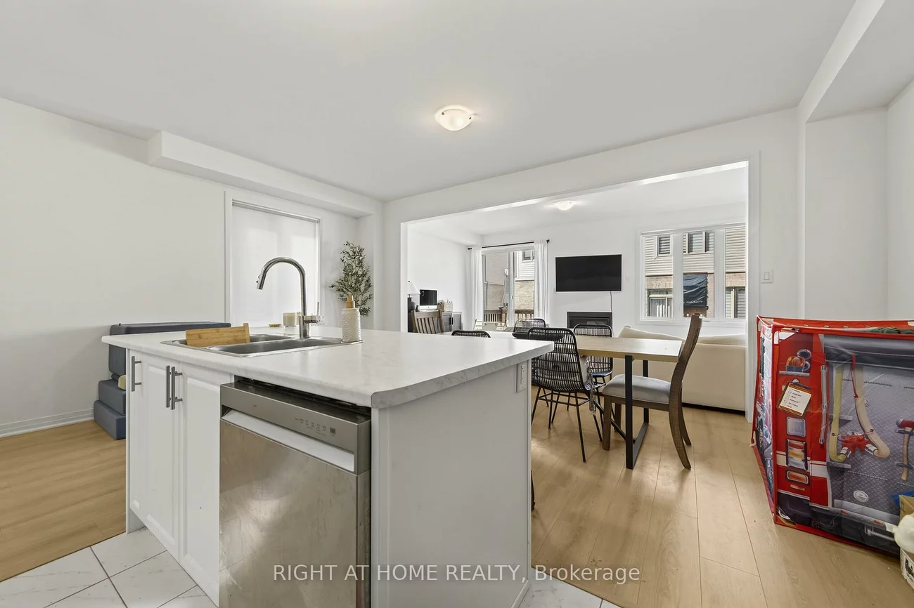 86, West Oak, Rural Barrie Southeast, Barrie