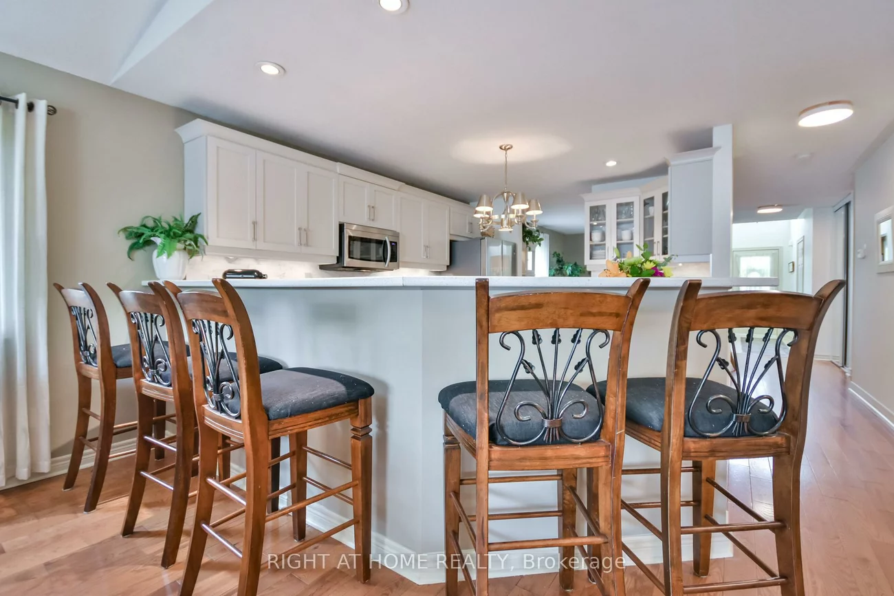 13, Couples, East Bayfield, Barrie