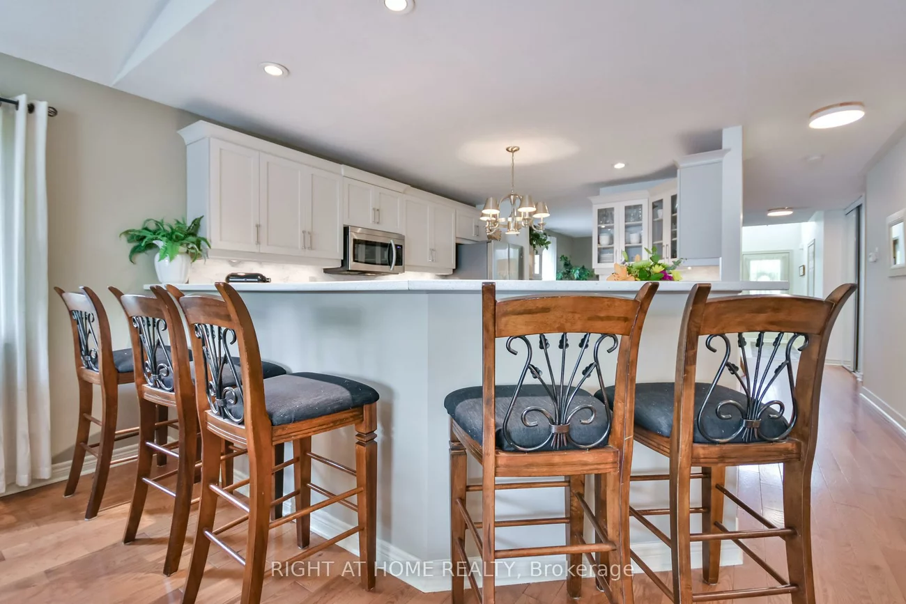 13, Couples, East Bayfield, Barrie