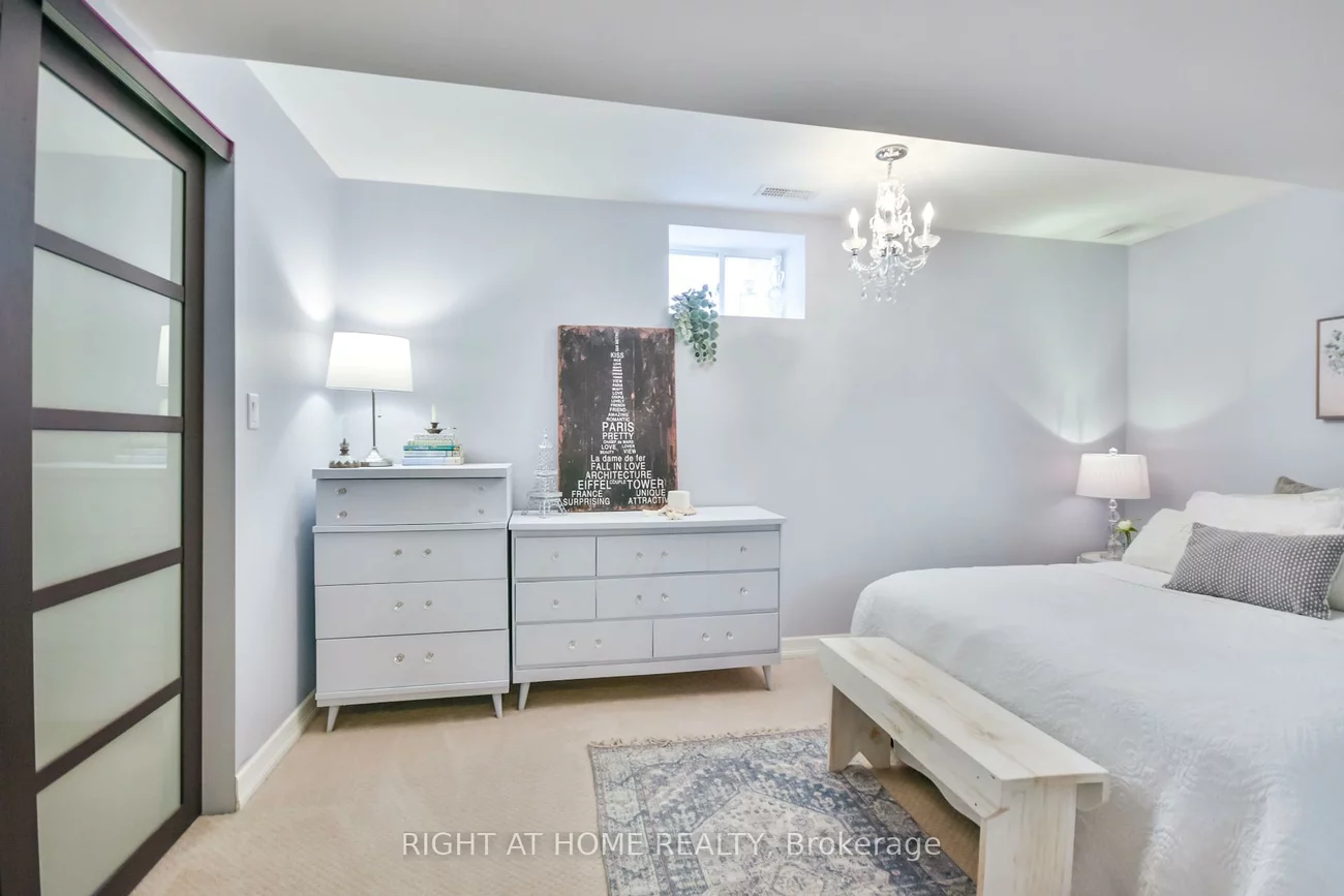 13, Couples, East Bayfield, Barrie