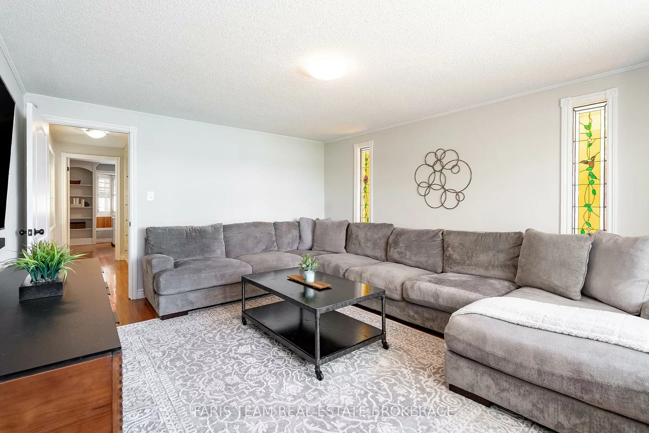 10, White Oaks, South Shore, Barrie