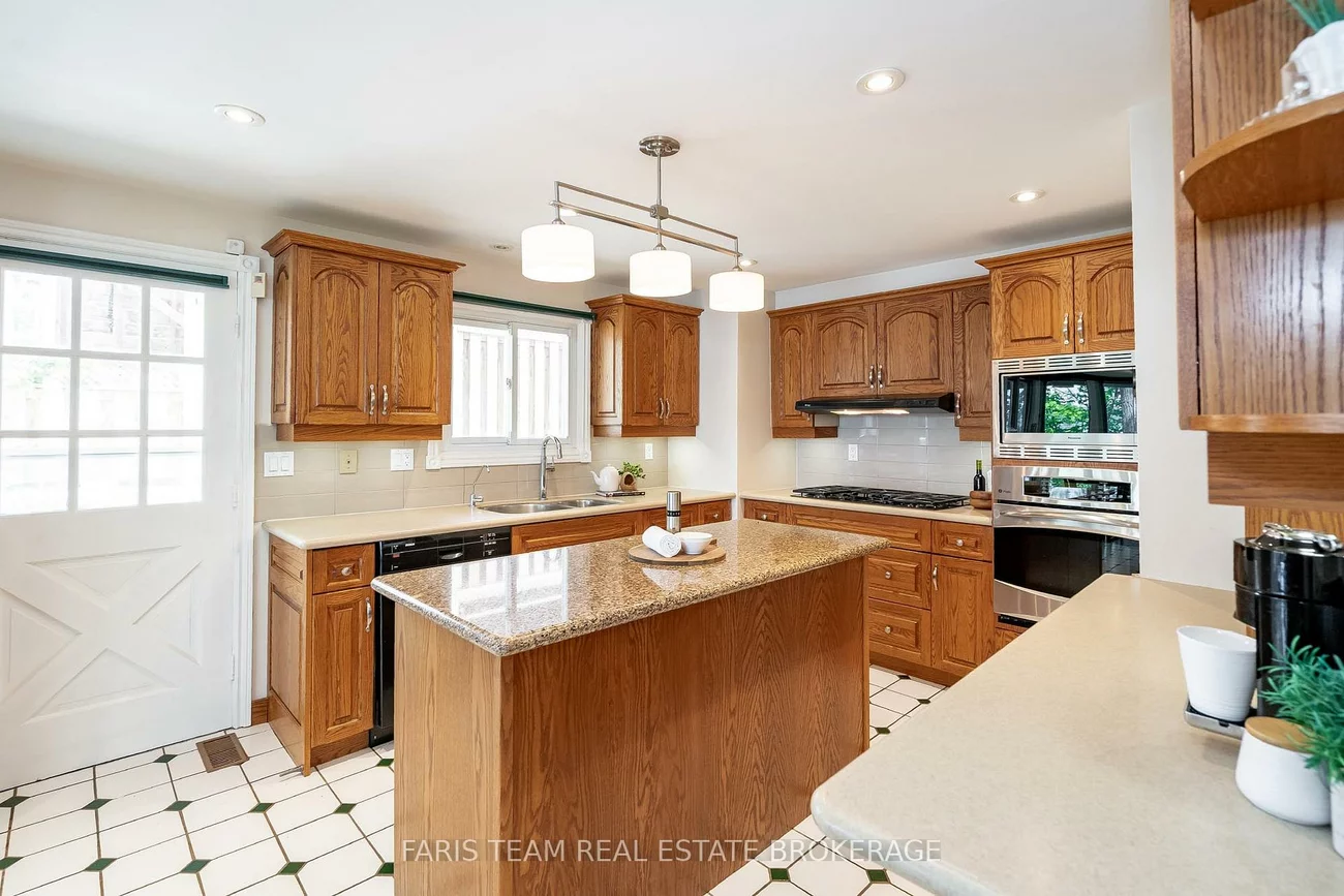 10, White Oaks, South Shore, Barrie