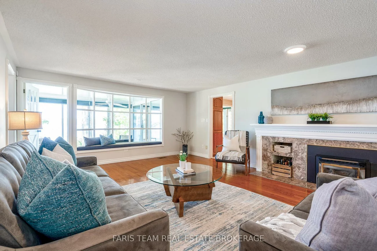 10, White Oaks, South Shore, Barrie