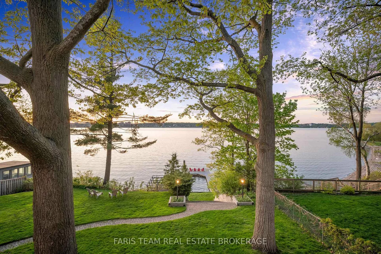 10, White Oaks, South Shore, Barrie