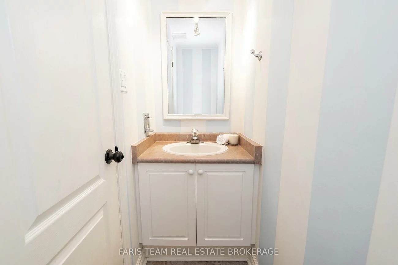 10, White Oaks, South Shore, Barrie