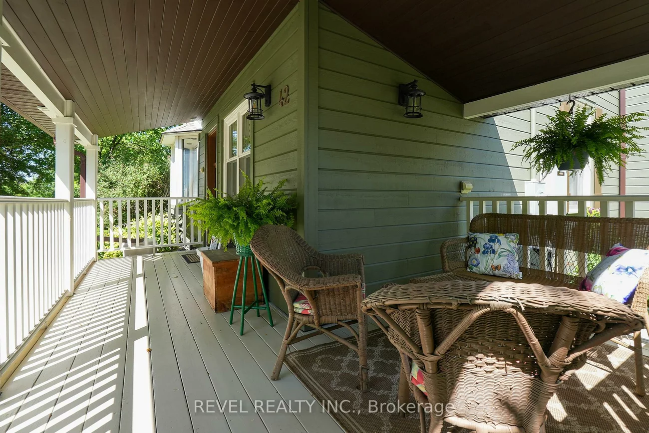 42, Dalton, Queen's Park, Barrie