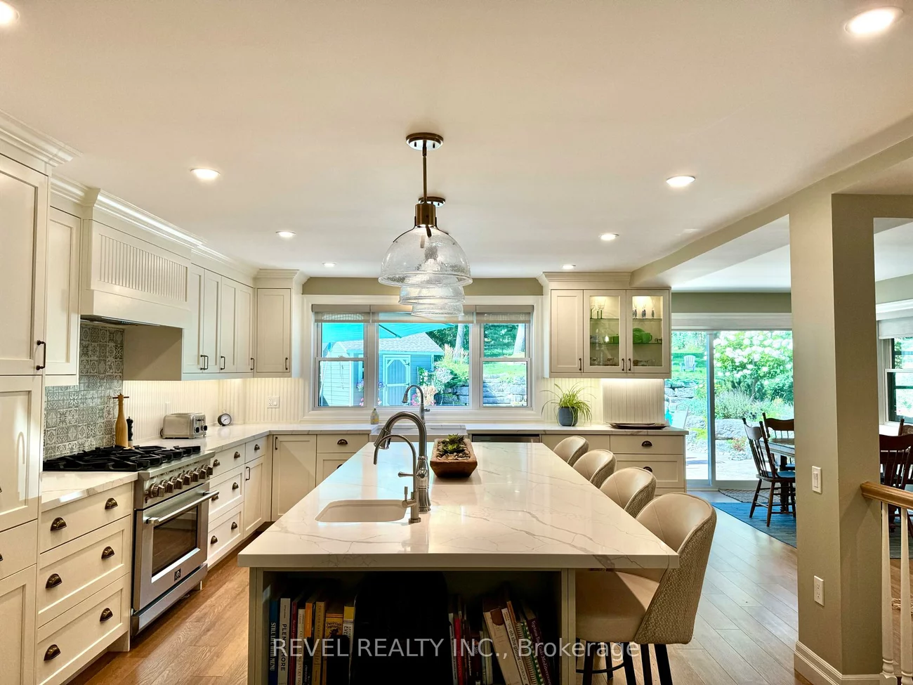 42, Dalton, Queen's Park, Barrie