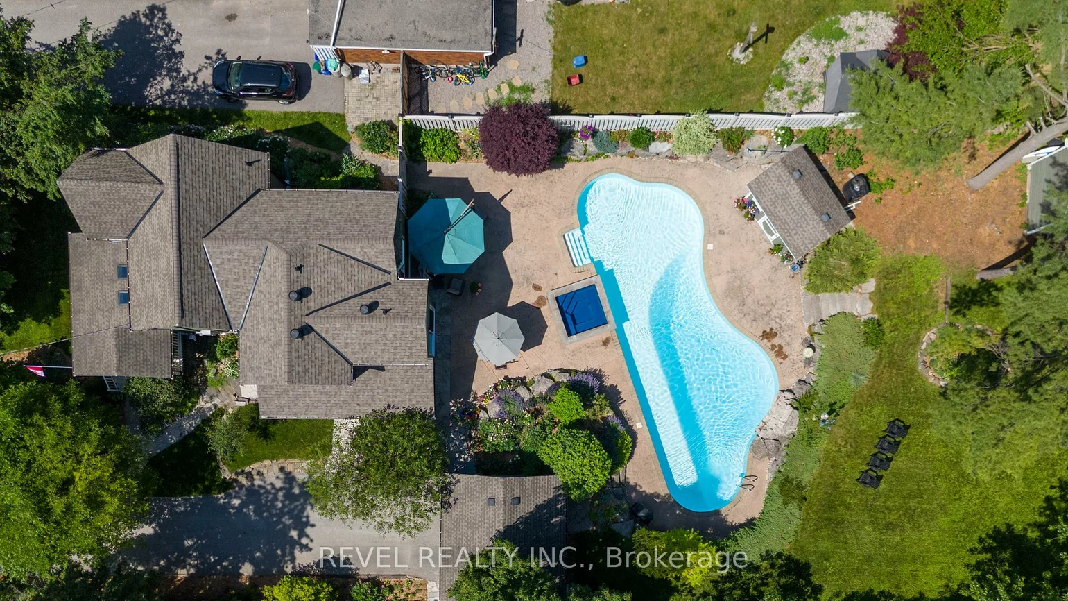 42, Dalton, Queen's Park, Barrie