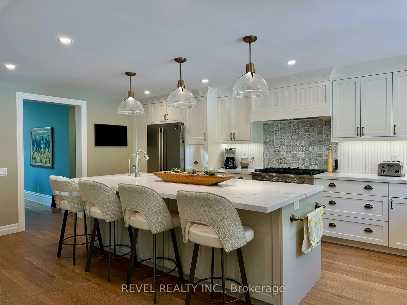 42, Dalton, Queen's Park, Barrie