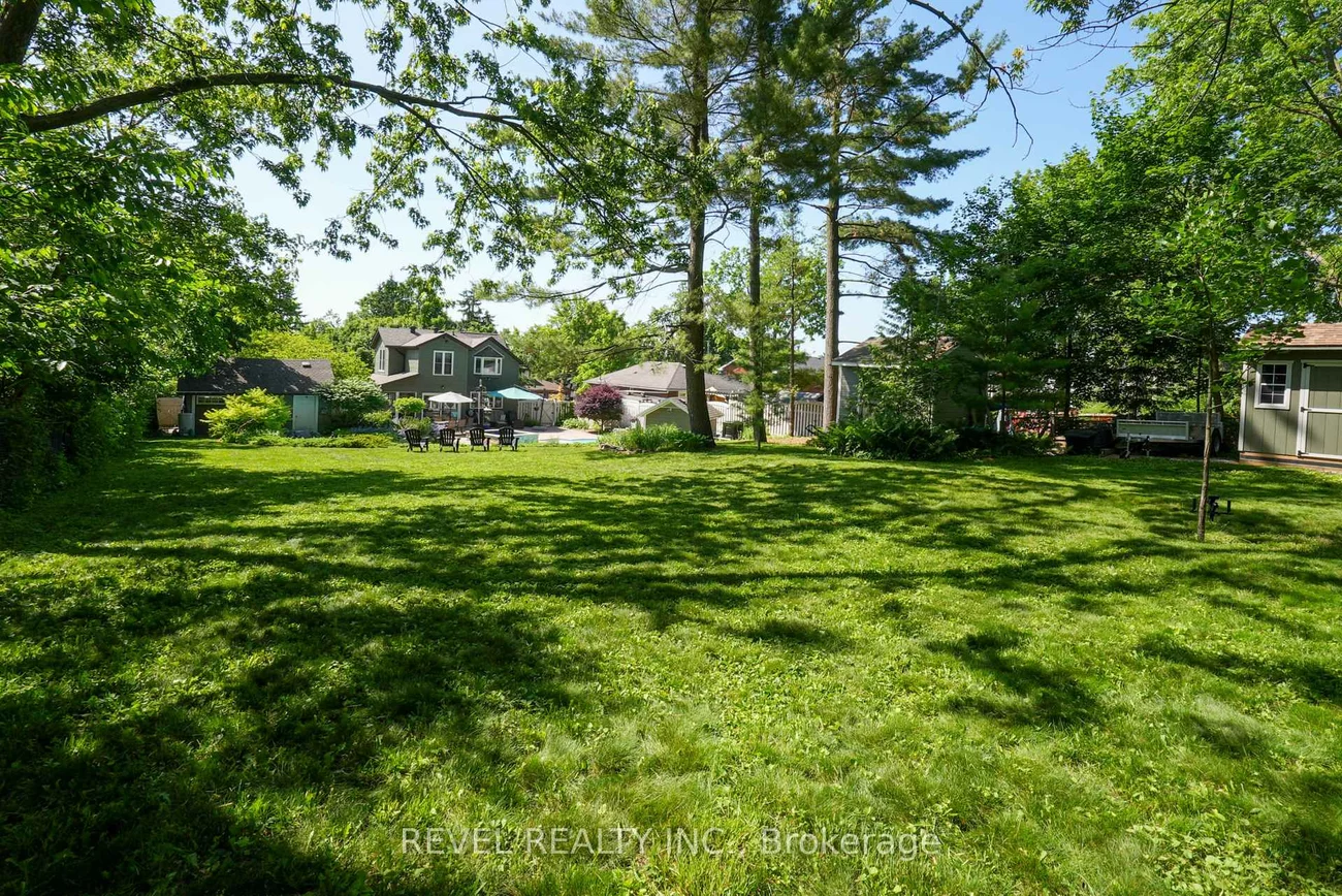 42, Dalton, Queen's Park, Barrie