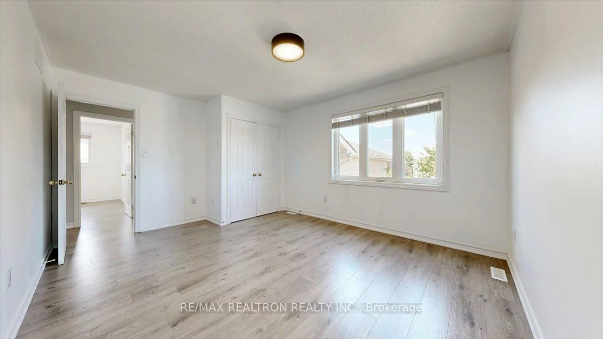 19, Tamarack, Bayshore, Barrie