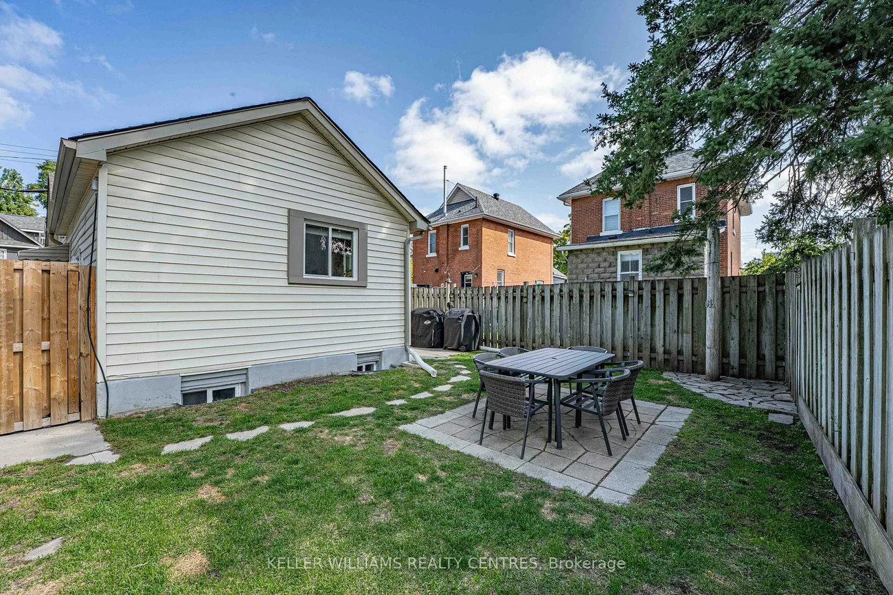 61, Victoria, Sanford, Barrie