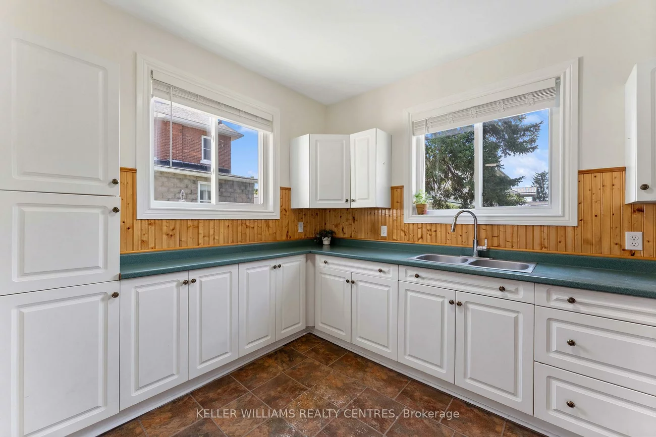 61, Victoria, Sanford, Barrie