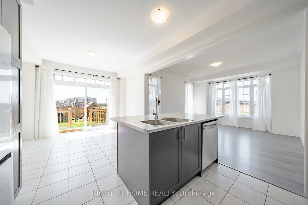 42, CopperHill HTS, Rural Barrie Southeast, Barrie