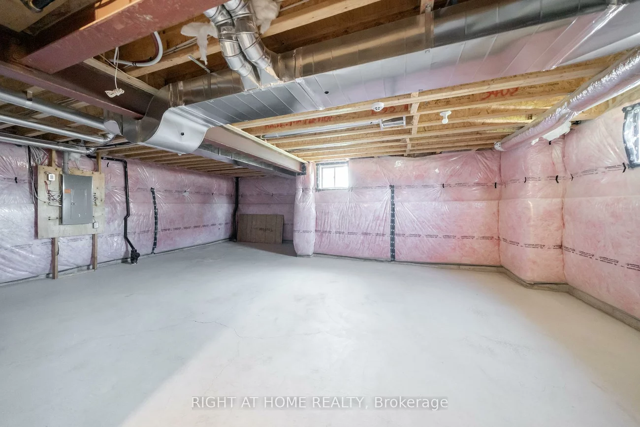 42, CopperHill HTS, Rural Barrie Southeast, Barrie