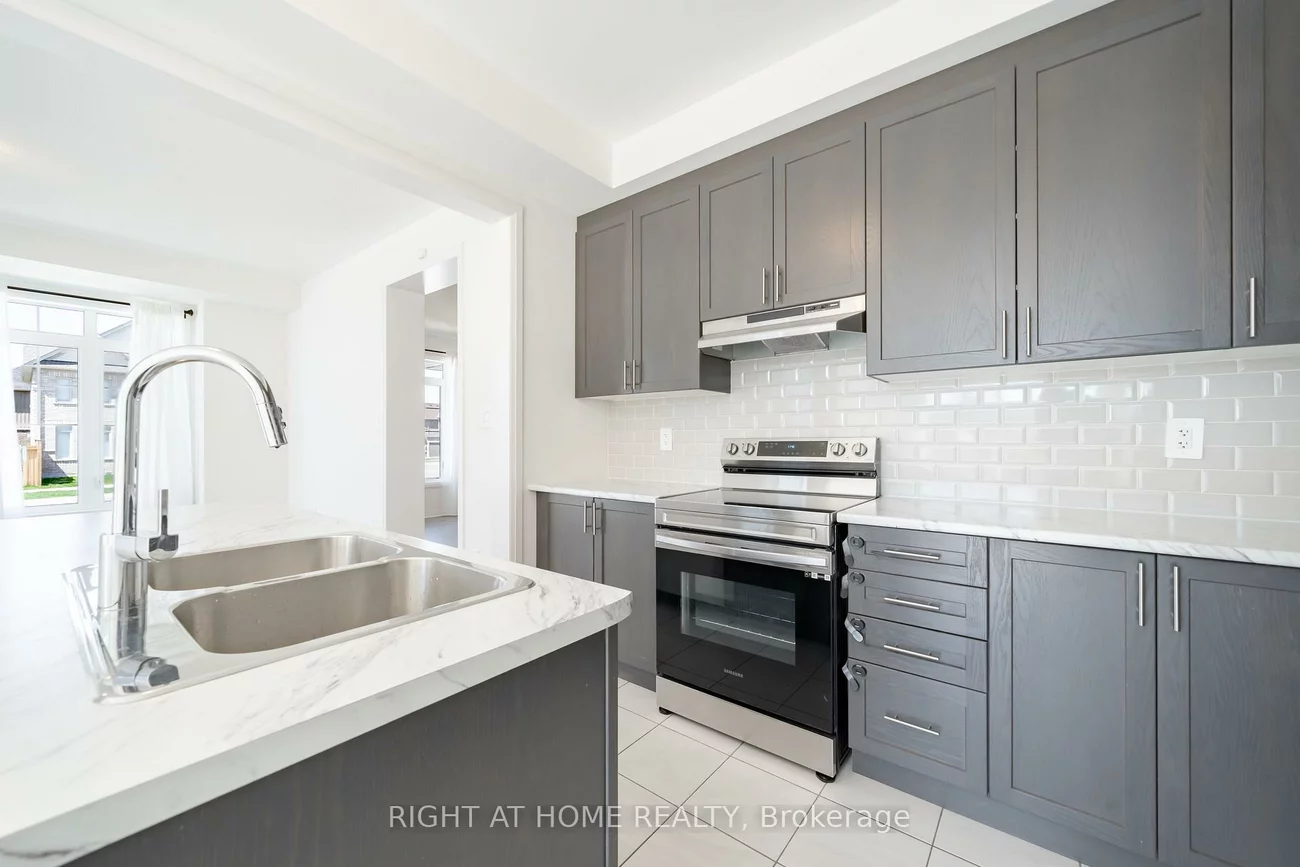 42, CopperHill HTS, Rural Barrie Southeast, Barrie