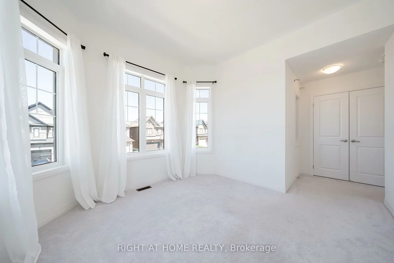 42, CopperHill HTS, Rural Barrie Southeast, Barrie