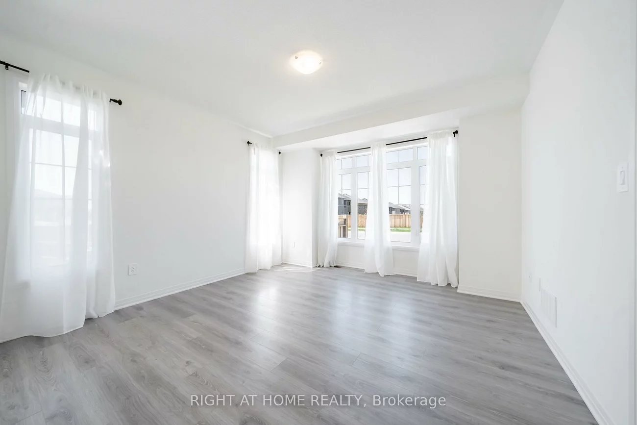42, CopperHill HTS, Rural Barrie Southeast, Barrie