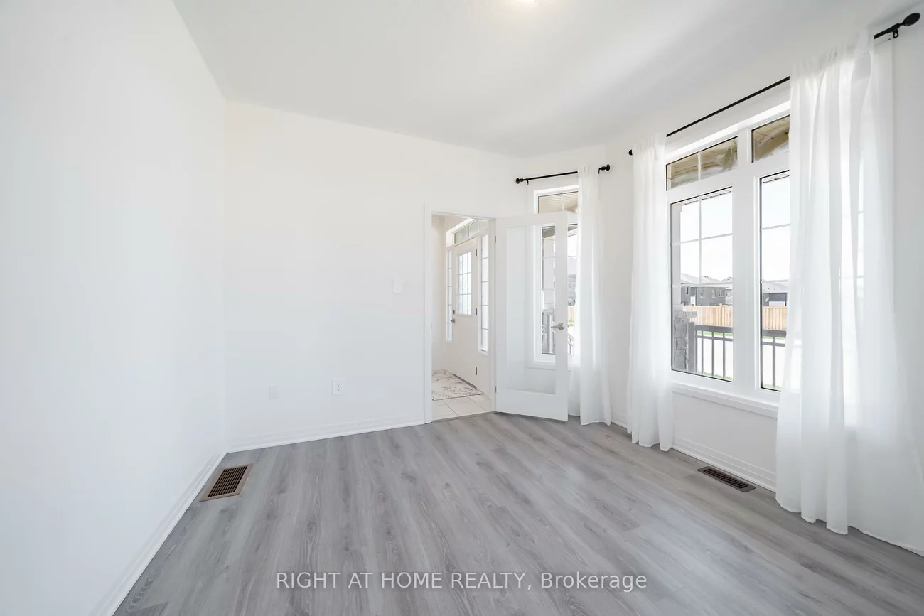 42, CopperHill HTS, Rural Barrie Southeast, Barrie