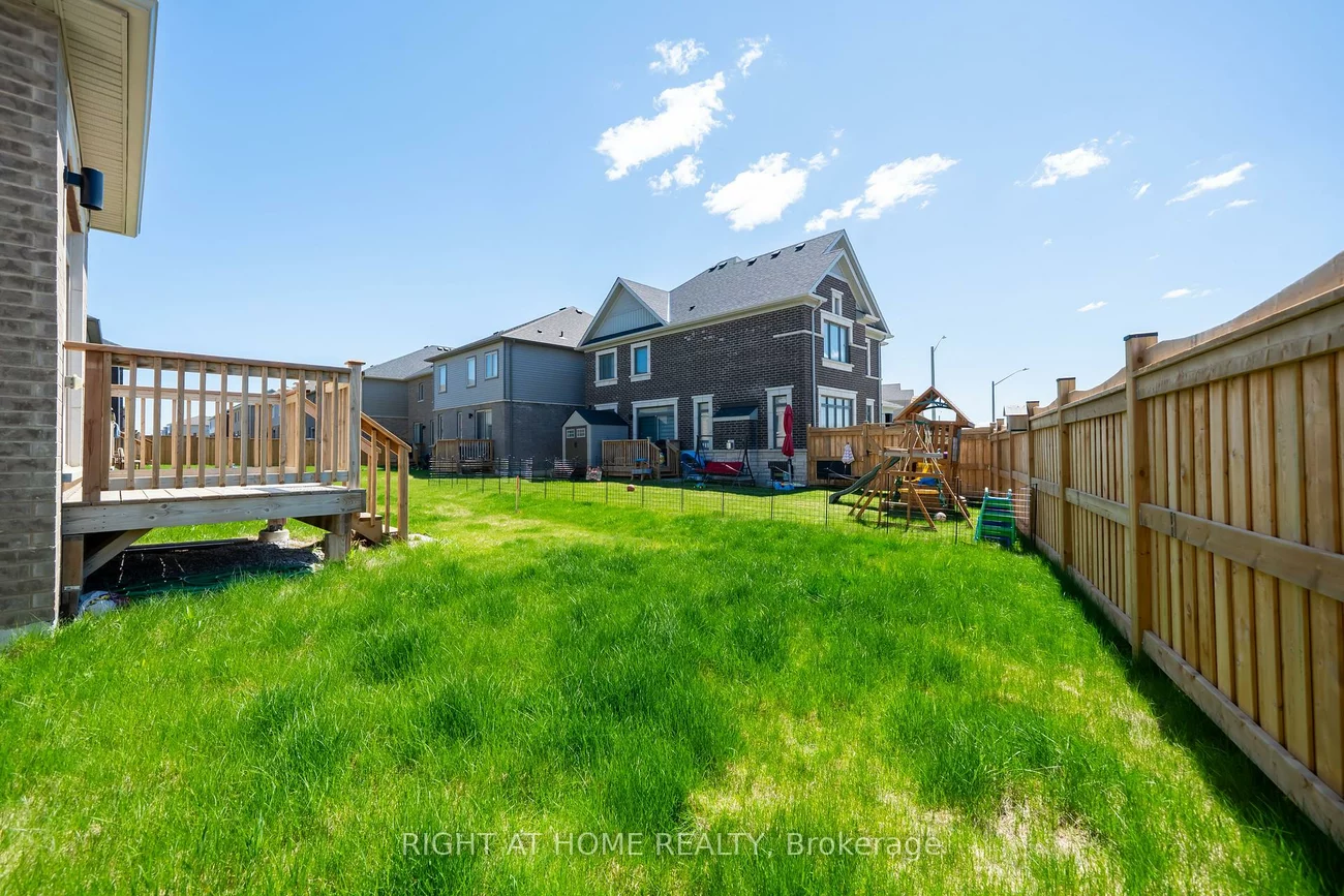 42, CopperHill HTS, Rural Barrie Southeast, Barrie