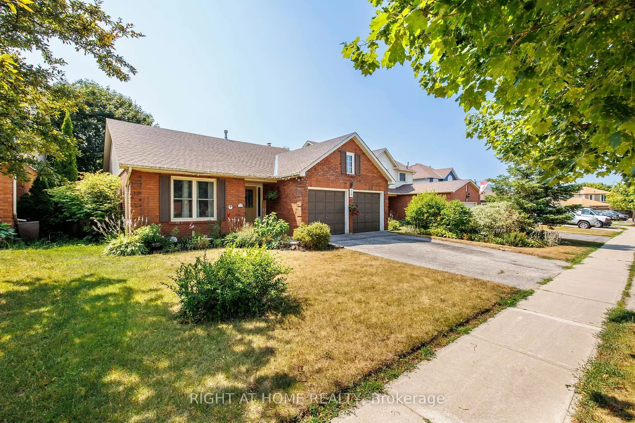 29, Herrell, Painswick South, Barrie