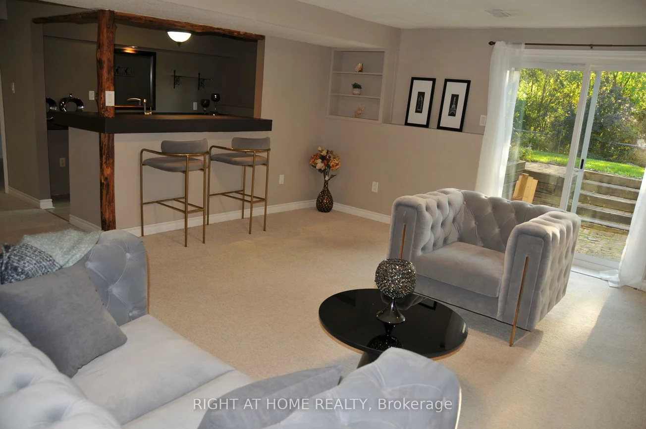 29, Herrell, Painswick South, Barrie