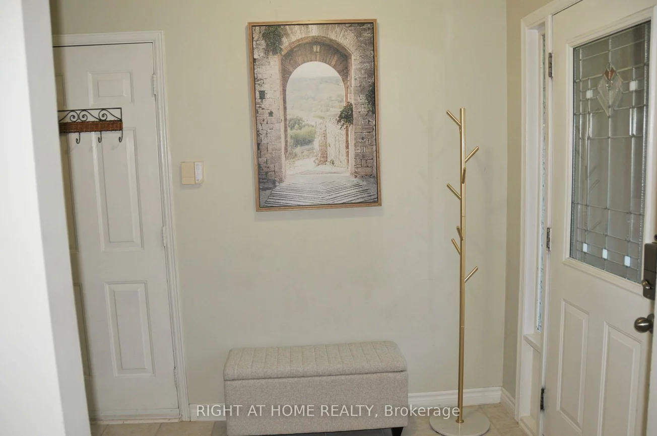 29, Herrell, Painswick South, Barrie