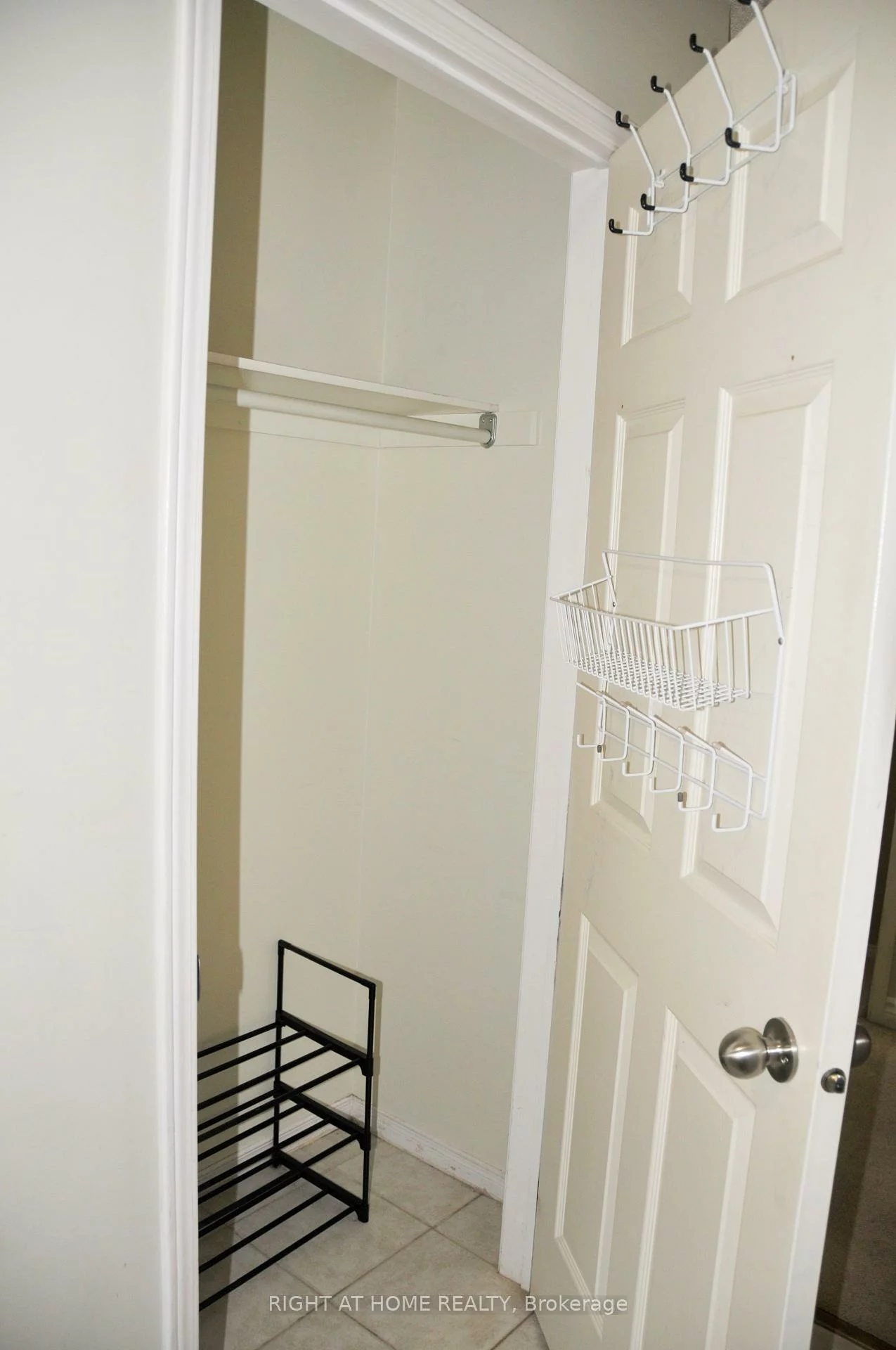 29, Herrell, Painswick South, Barrie