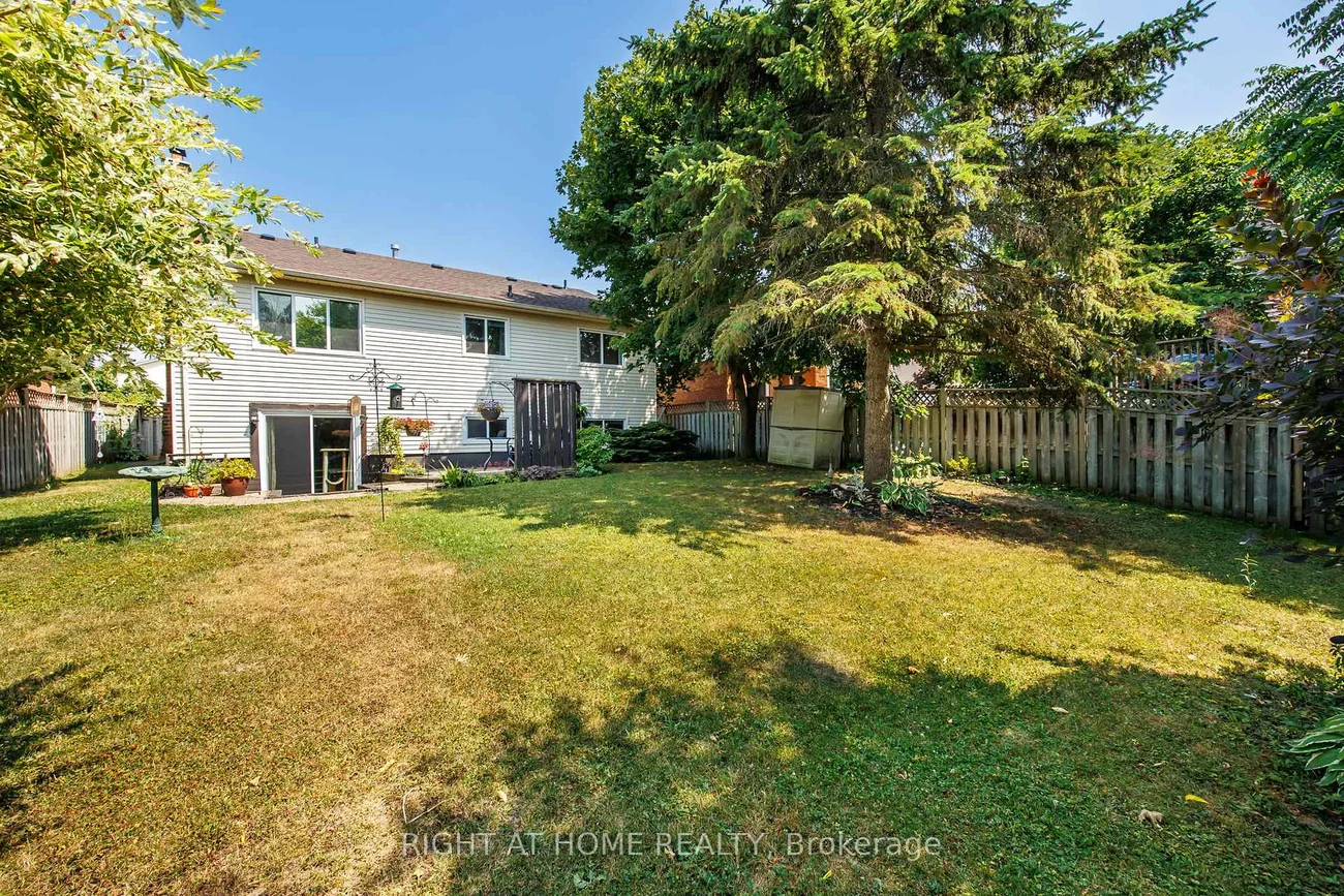 29, Herrell, Painswick South, Barrie