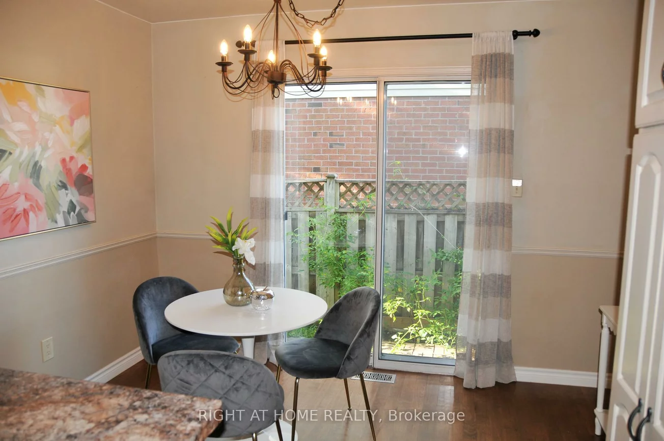 29, Herrell, Painswick South, Barrie