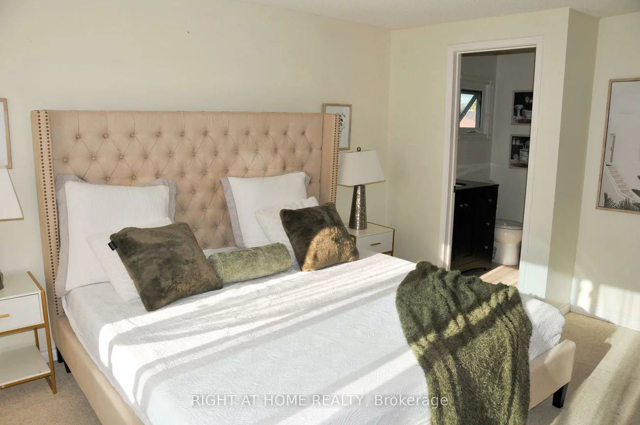 29, Herrell, Painswick South, Barrie