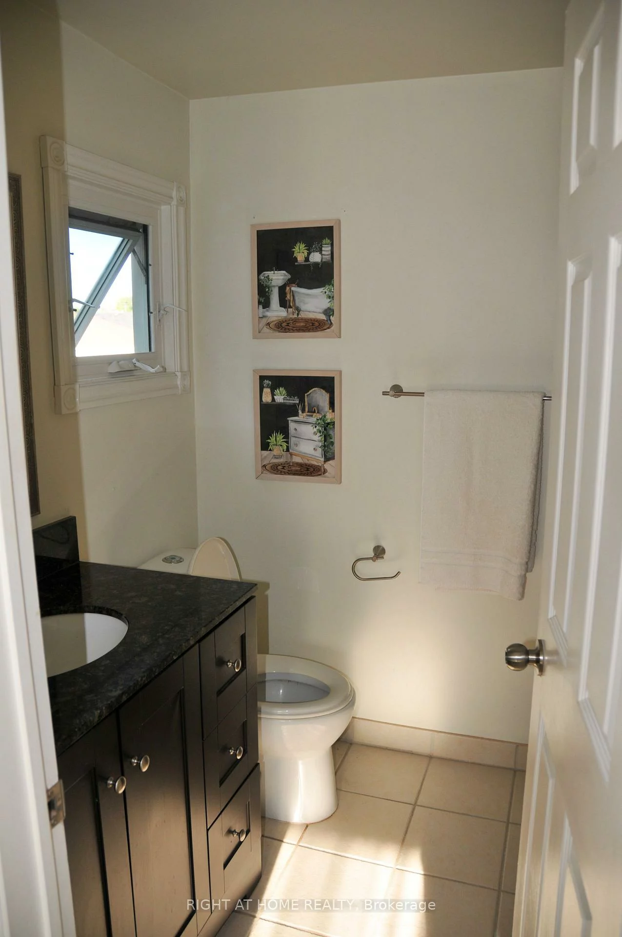 29, Herrell, Painswick South, Barrie