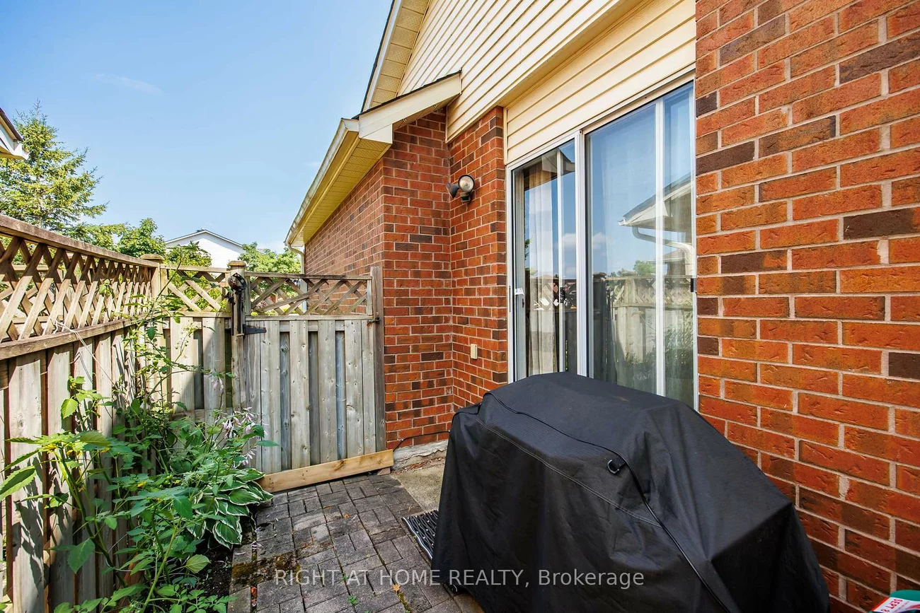 29, Herrell, Painswick South, Barrie