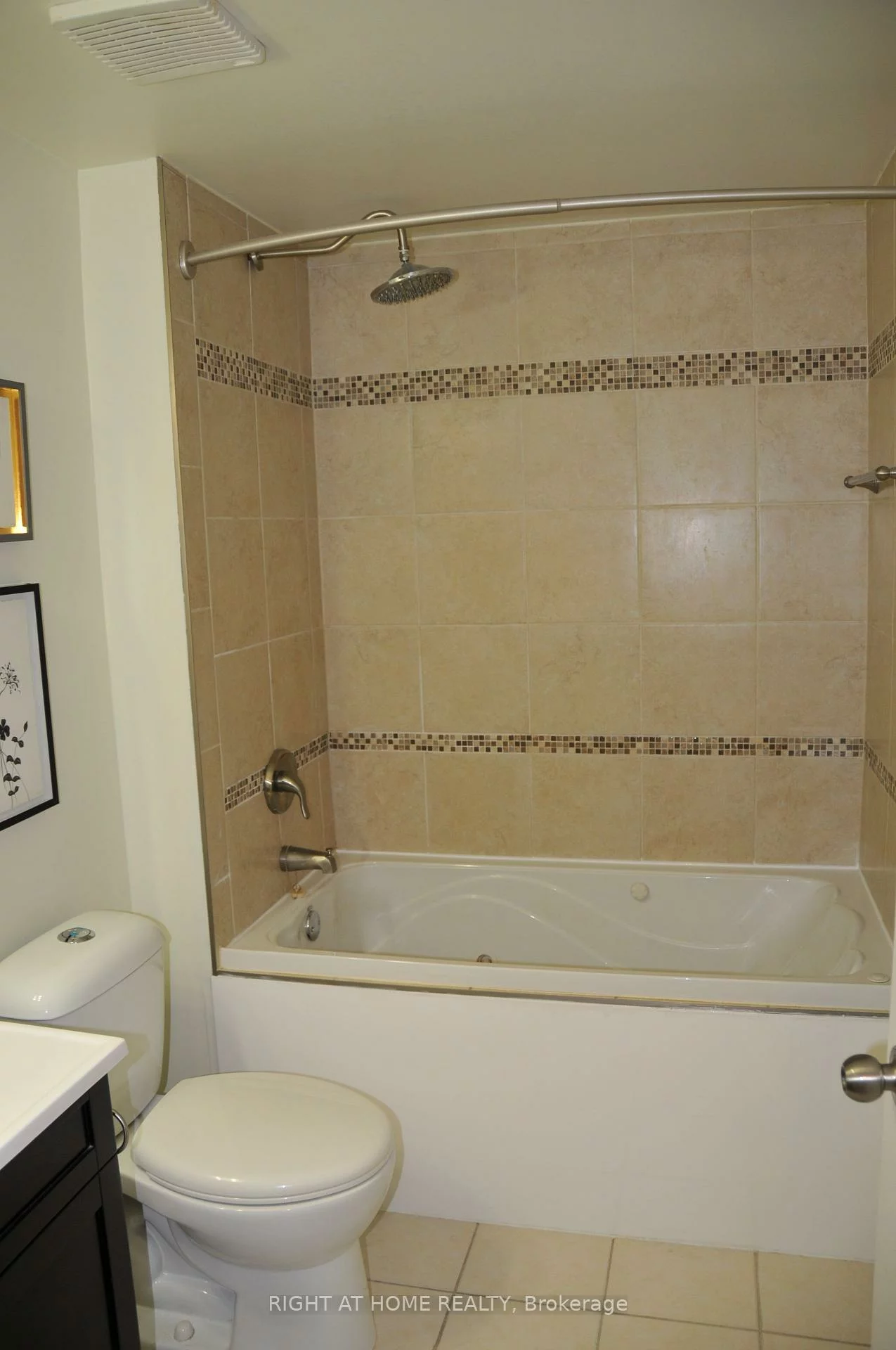 29, Herrell, Painswick South, Barrie