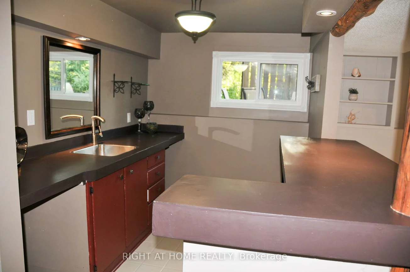 29, Herrell, Painswick South, Barrie