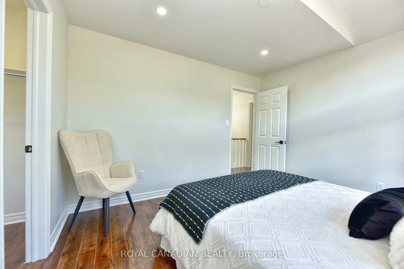 60, Crimson Ridge, Bayshore, Barrie