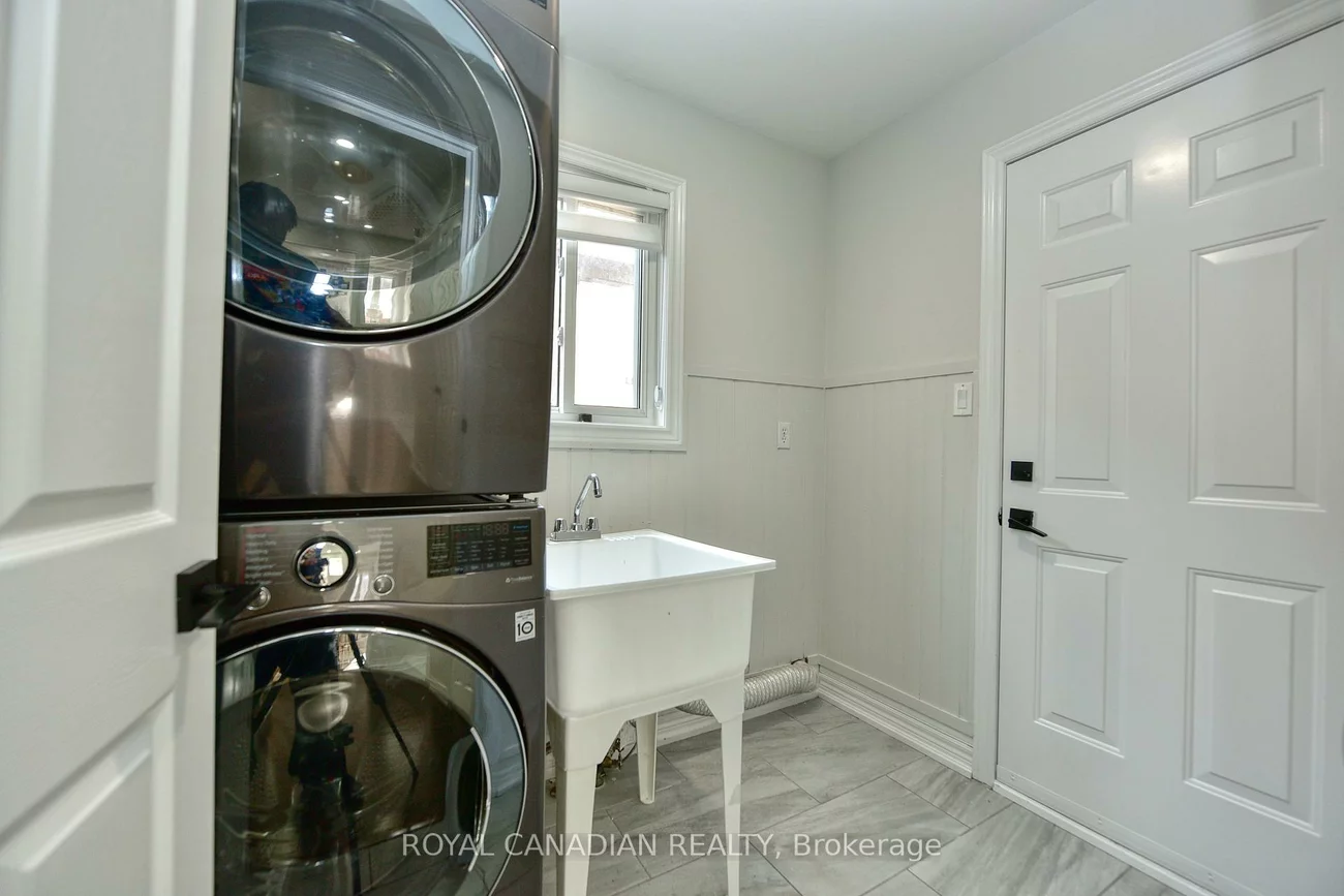 60, Crimson Ridge, Bayshore, Barrie