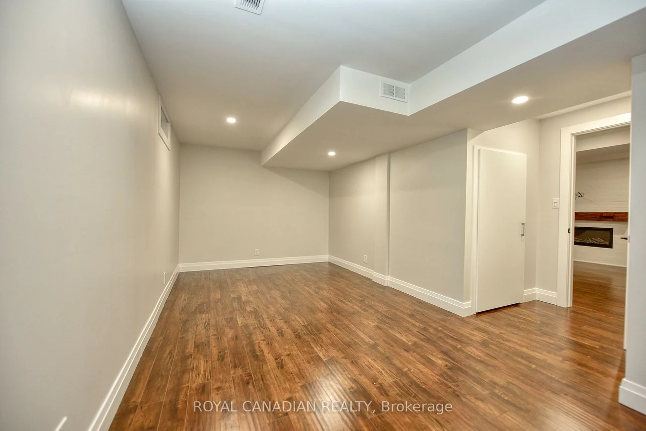 60, Crimson Ridge, Bayshore, Barrie