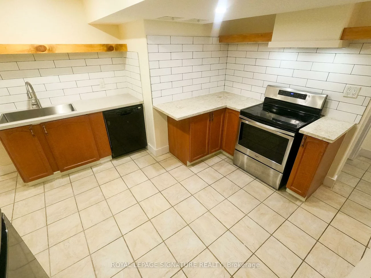 47, LAKE, Holly, Barrie