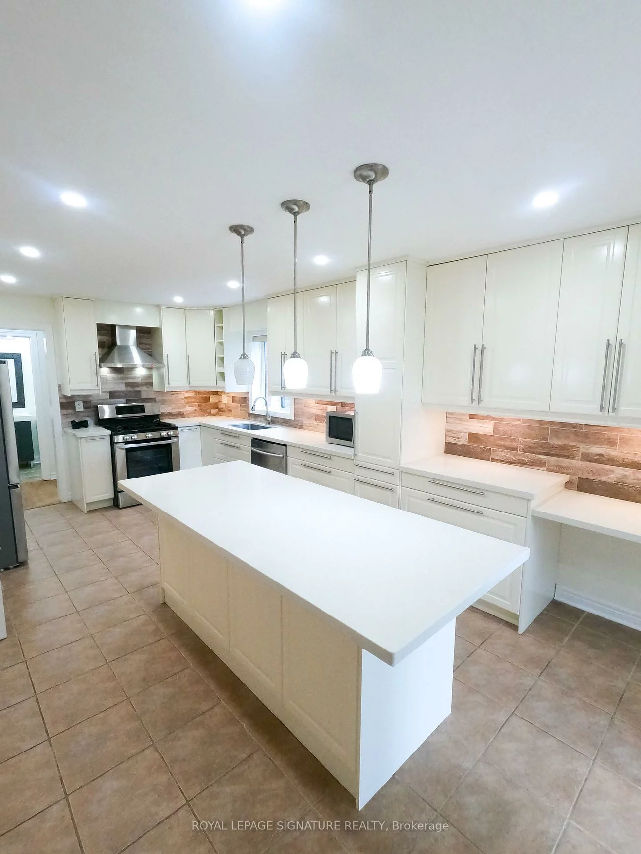 47, LAKE, Holly, Barrie