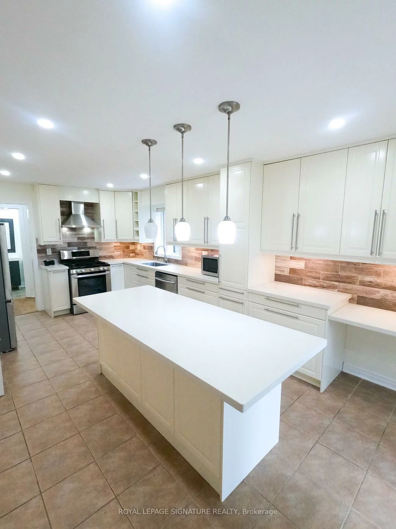 47, LAKE, Holly, Barrie