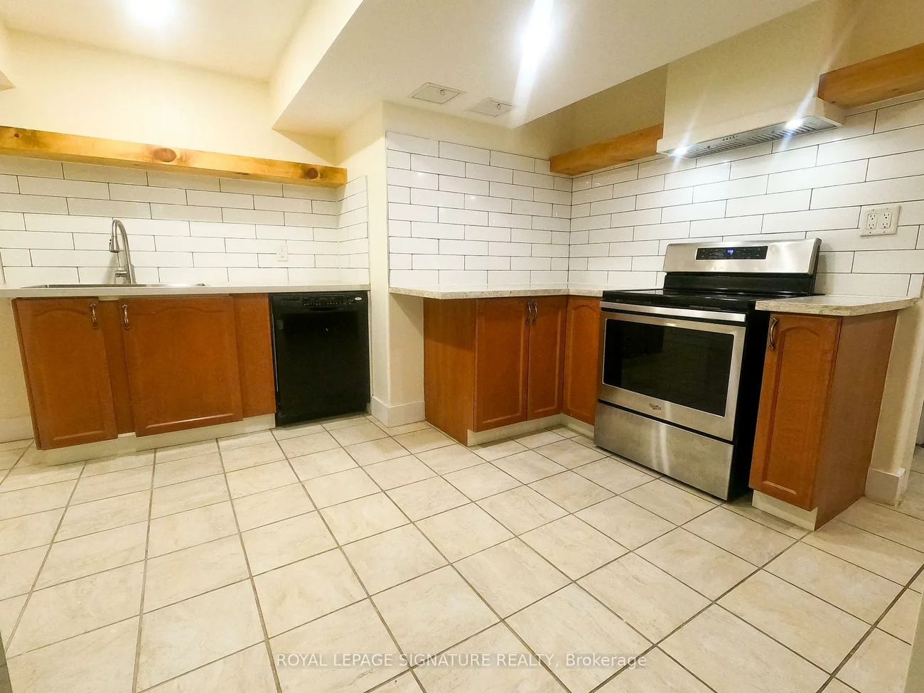 47, LAKE, Holly, Barrie