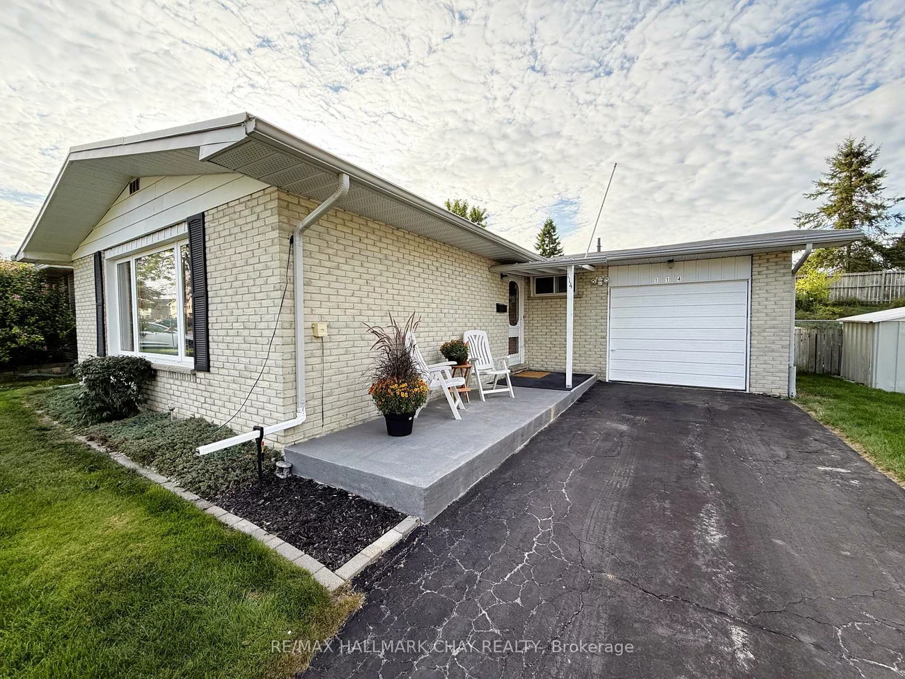 114, Daphne, Cundles East, Barrie