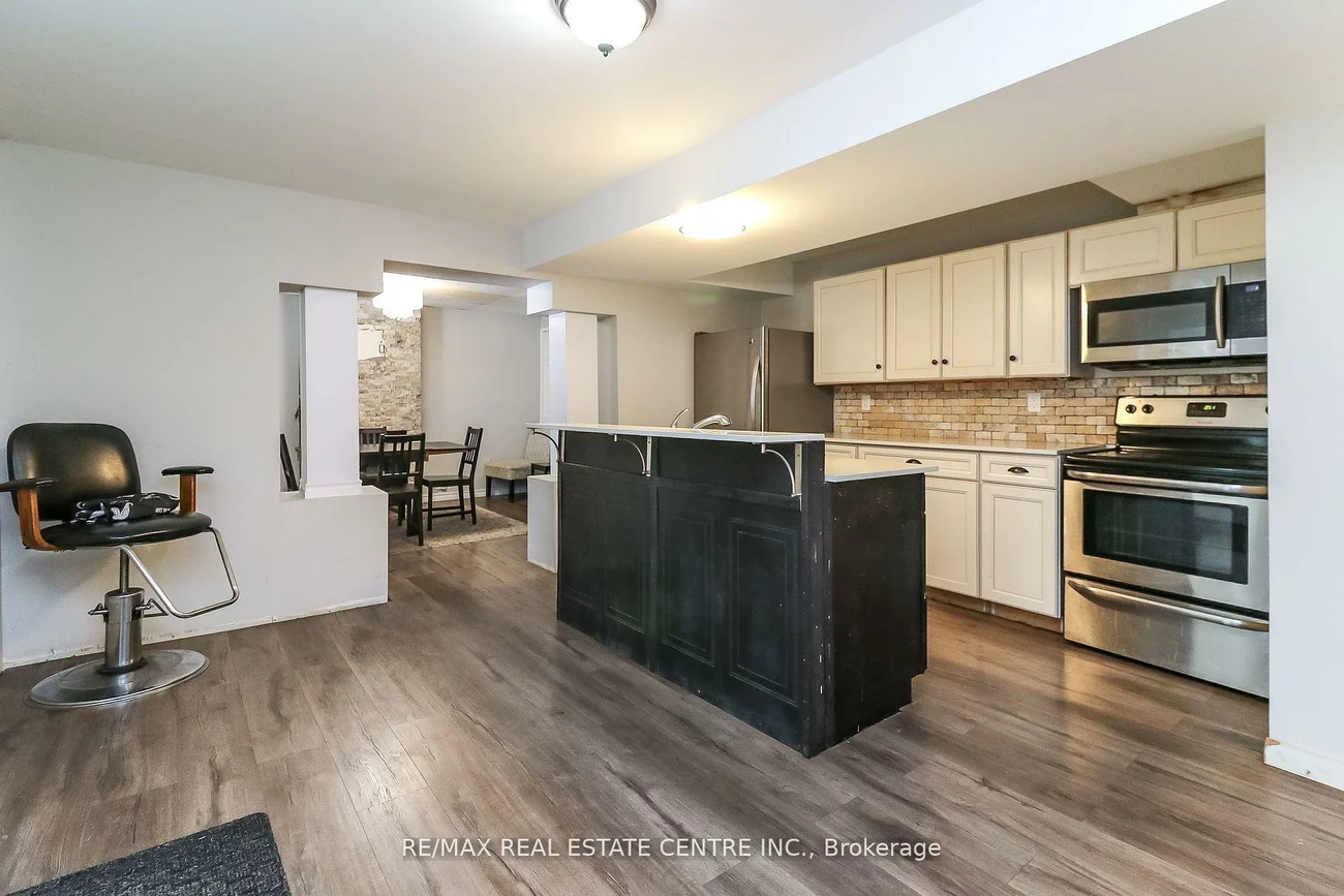 22, Meadowlark, Cundles East, Barrie