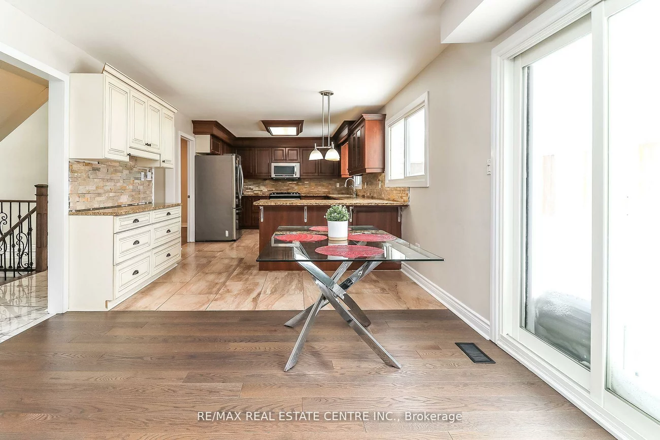 22, Meadowlark, Cundles East, Barrie