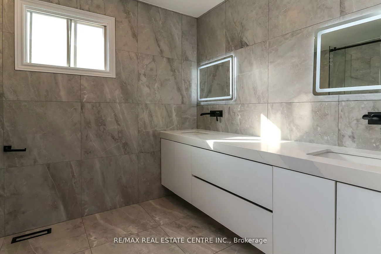 22, Meadowlark, Cundles East, Barrie