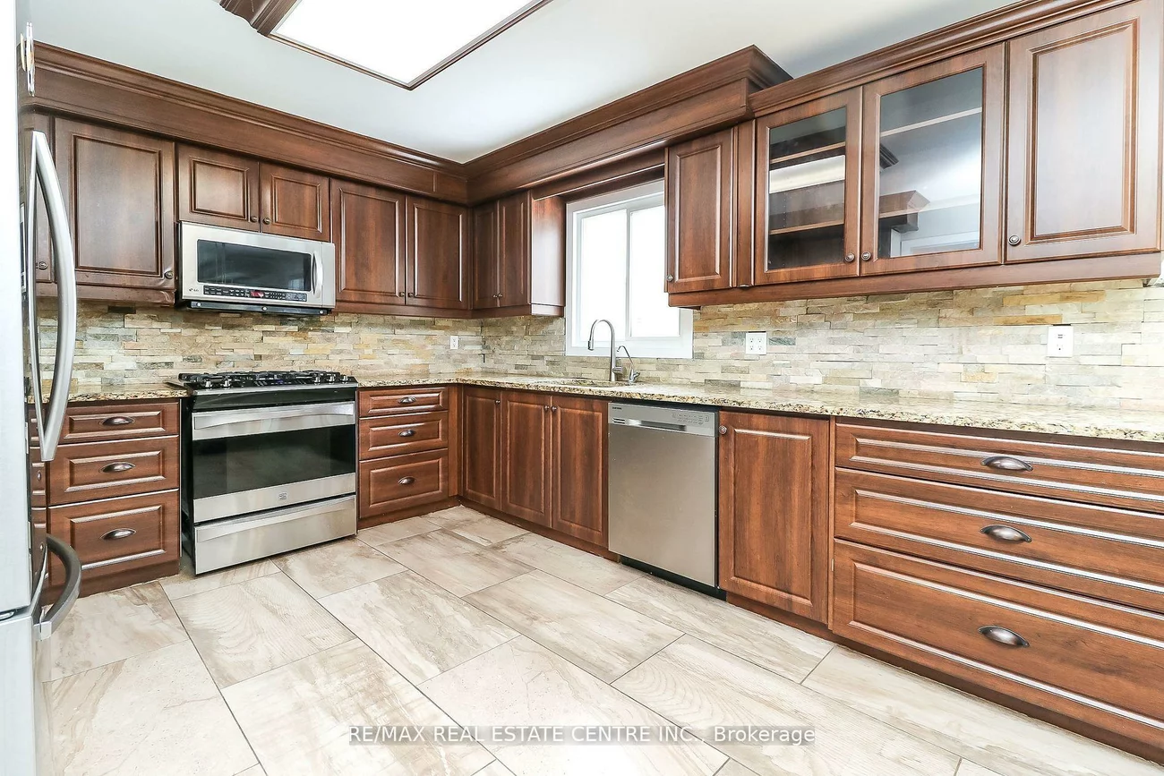 22, Meadowlark, Cundles East, Barrie