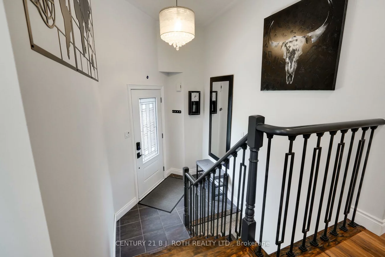 55, HOLLY MEADOW, Holly, Barrie