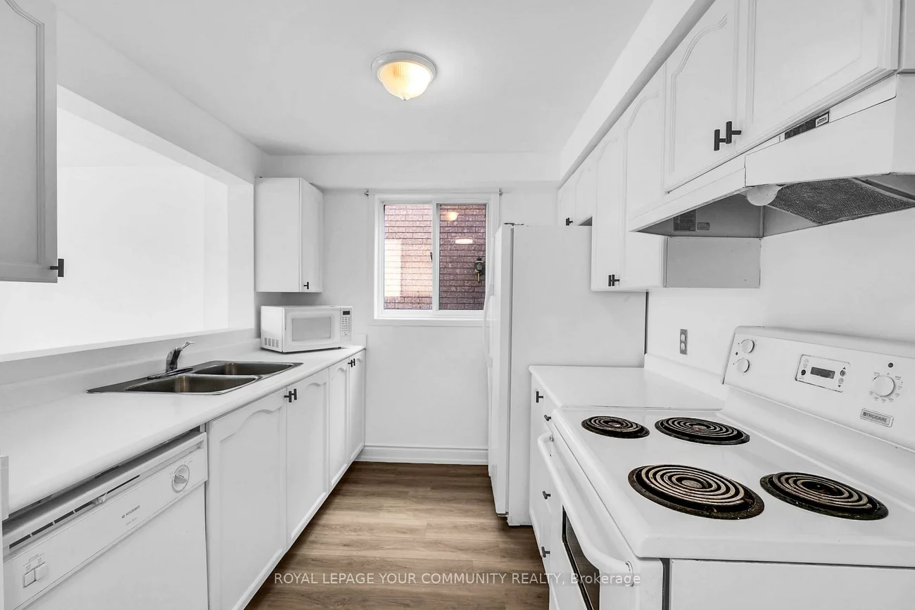 76, Cheltenham, Georgian Drive, Barrie