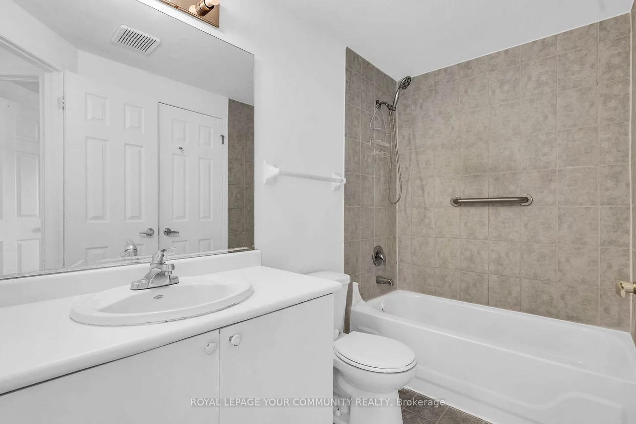 76, Cheltenham, Georgian Drive, Barrie